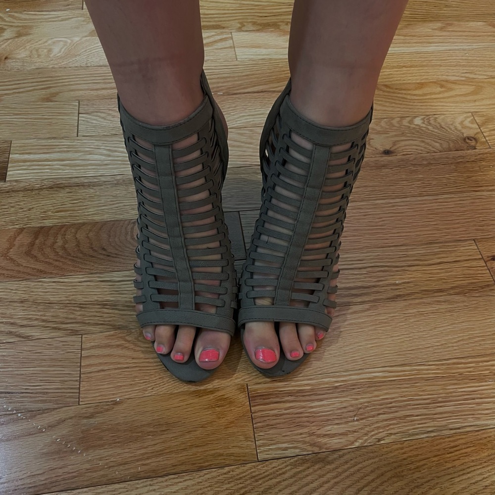 Heels boots